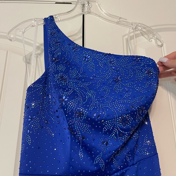 2CUTE PROM BY J. MICHEALS 20123 (with train flip BUSTLE) - Picture 8 of 13